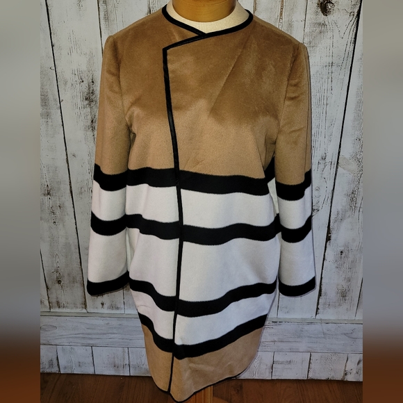 The Limited Open Front Jacket with Pockets - Picture 2 of 6